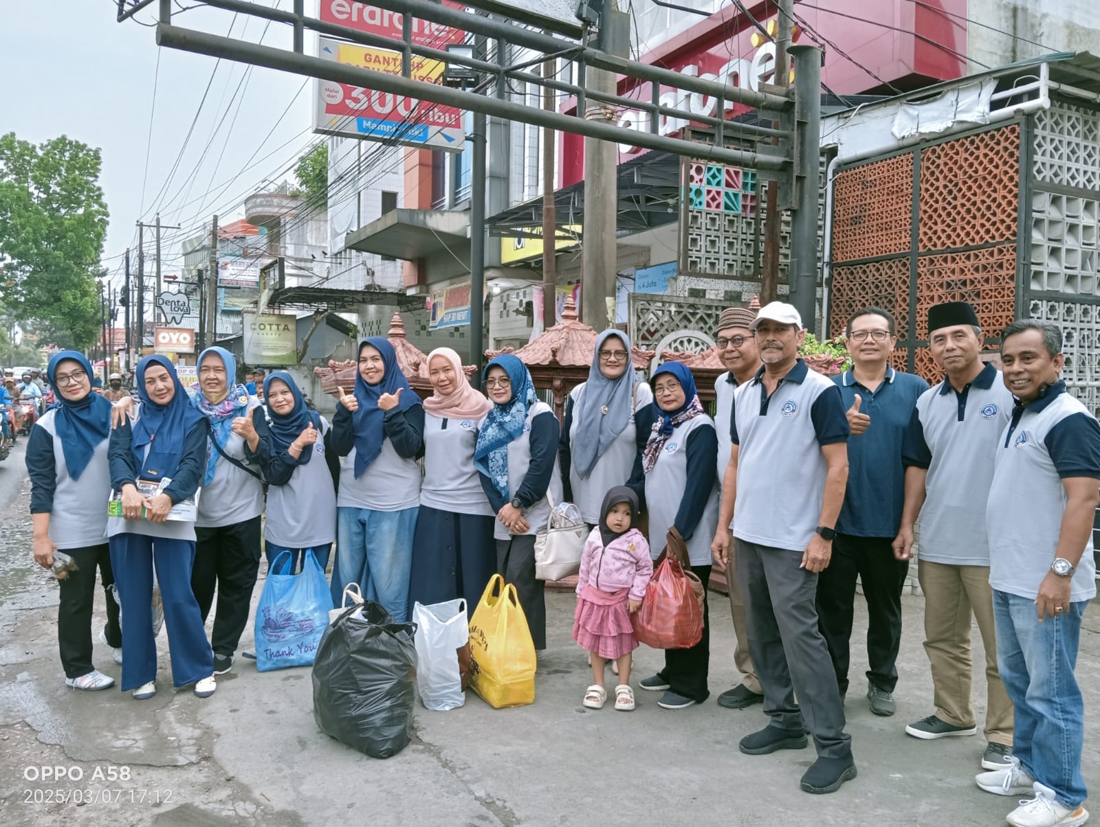 Berbagi Takjil