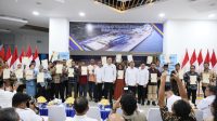 Serahkan 160 Sertipikat Tanah